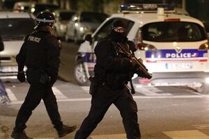 عکس خبري -حمله با سلاح سرد در «کان» فرانسه؛ يک افسر پليس زخمي شد