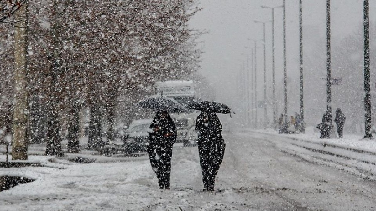 بارش برف و باران در برخي از محور‌هاي مواصلاتي کشور