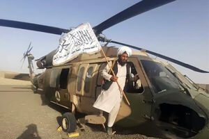 عکس خبري -بالگرد طالبان در ولايت قندهار سقوط کرد