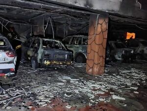 عکس خبري -حريق ? خودرو در خيابان پاسدار گمنام تهران