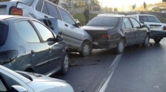تصادف زنجيره اي ?? خودرو روي پل کن