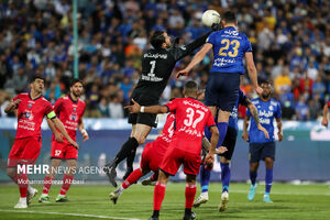 عکس خبري -فاصله ? امتيازي استقلال با پرسپوليس خطرناک است/ آبيها ضرر مي کنند