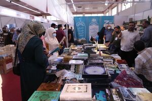 عکس خبري -در نمايشگاه سيوسوم کتاب تهران رکوردهايي جابجا شدهاند