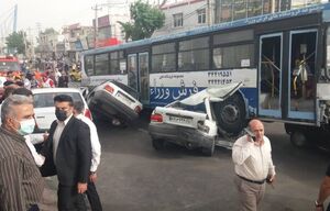 عکس خبري -برخورد اتوبوس با ? خودرو در کرج