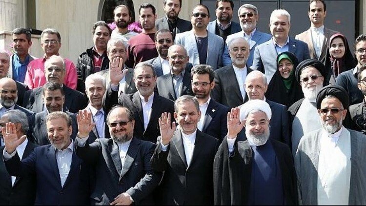 اصلاح طلبان: رئيسي از وزراي روحاني براي حل مشکلات استفاده کند!