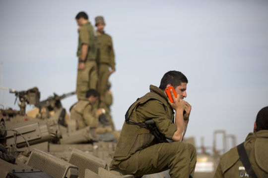 عکس خبري - نفوذ جنبش جهاد اسلامي به تلفن همراه نظاميان اسرائيل