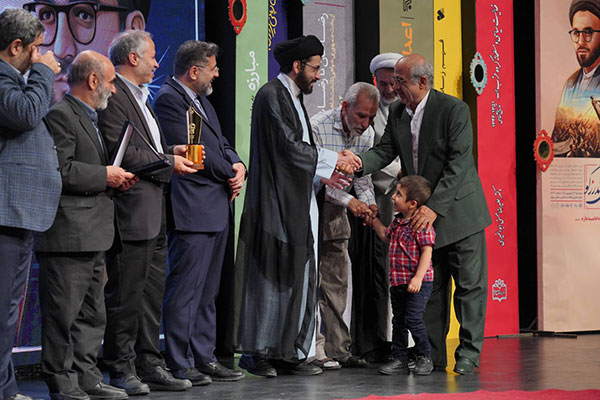 «مبارزه به روايت شهيد محمد صادق اسلامي» رتبه نخست جايزه شهيد اندرزگو