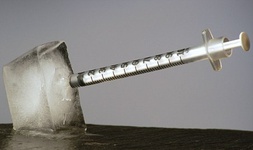 عکس خبري -  خلاصي از درد زانو با ساخت دستگاه تزريق يخ