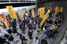 عکس خبري -تظاهرات چيني ها عليه رهبر منطقه هنگ‌کنگ