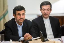 عکس خبري -احمدي‌نژاد:مسائل انساني راه حل نظامي ندارد
