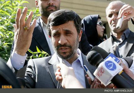 عکس خبري -توضيحات احمدي‌نژاد درباره «زنده باد بهار»