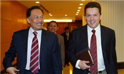 عکس خبري -سناتور استراليايي در مالزي بازداشت شد