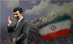 عکس خبري -احمدي‌نژاد در مجموعه ورزشي آزادي حضور يافت