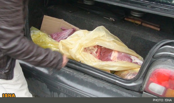 عکس خبري -تلاش ناکام براي فروش گوشت گاو مرده در بازار 
