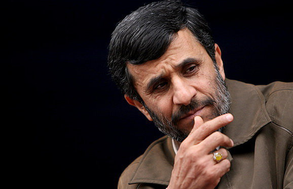عکس خبري -دفاع احمدي نژاد از عملکرد بانک مرکزي