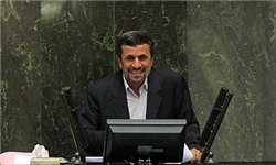 عکس خبري -احمدي‌نژاد: به دختر و پسرها "گير" ندهيد