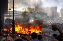 عکس خبري -افزايش تعداد تظاهرات کنندگان در اسکندريه