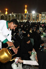 عکس خبري -تصاوير/مراسم افطاري در حرم امام رضا(ع)
