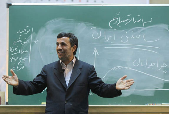 عکس خبري -انتظاري كه از احمدي نژاد مي رود 
