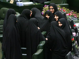 عکس خبري -چرا زنان به پشت تريبون مجلس نيامدند؟