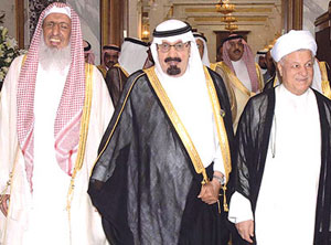 عکس خبري -سر تعظيم به آل سعود يا عرض ارادت به تکفيري هاي وهابي؟ +فايل صوتي