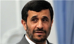 عکس خبري -احمدي‌نژاد: هر خانواده‌ بايد يک وسيله نقليه پيشرفته داشته باشد
