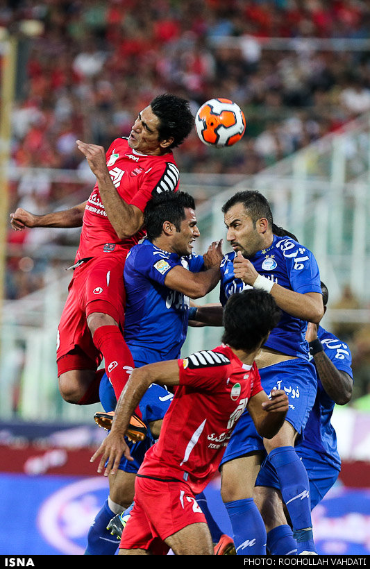 عکس خبري -شهرآورد ??- ديدار تيم‌هاي فوتبال پرسپوليس و استقلال 