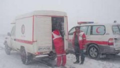 عکس خبري -نجات زن ?? ساله گرفتار برف و کولاک در اهر