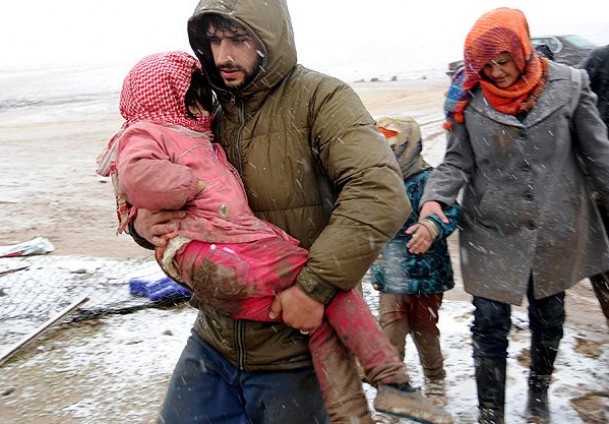 عکس خبري -کودکان سوري که از سرما مي‌ميرند