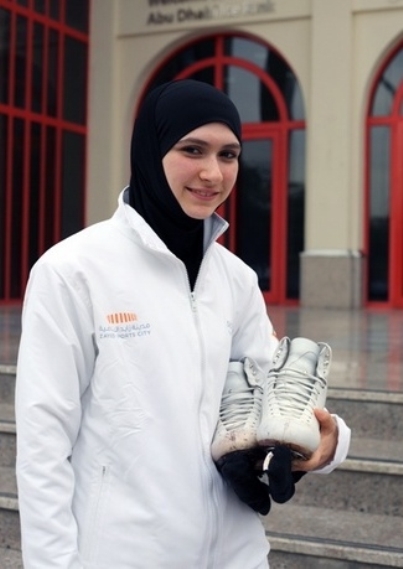 عکس خبري -حضور اولين زن باحجاب در مسابقات اسکيت روي يخ+عکس