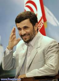 عکس خبري -معني ايراني بودن از ديد احمدي نژاد 
