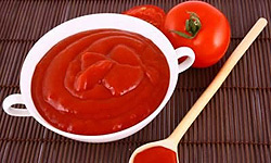 عکس خبري -براي حفاظت از پوستتان رب گوجه‌فرنگي بخوريد