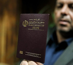 عکس خبري -دولت گذرنامه ايراني را بي اعتبار کرد 