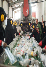 عکس خبري -گزارش تصويري/کارخانه تبديل بطري هاي پلاستيکي به الياف 