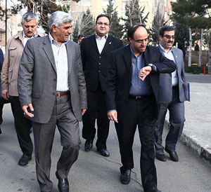 عکس خبري -فرهادي آرامش را به فضاي علم و فناوري کشور بازگرداند/علل کاهش شتاب علمي در کشور
