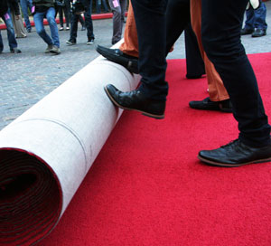 عکس خبري -در تدارک پهن کردن فرش قرمز براي نفوذ آمريکا؟