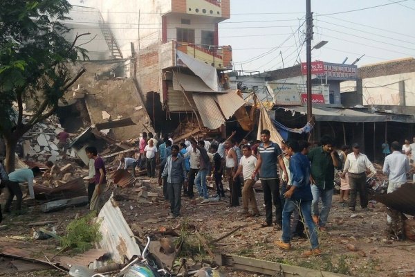 عکس خبري -?? کشته در حادثه انفجار رستوراني در هند