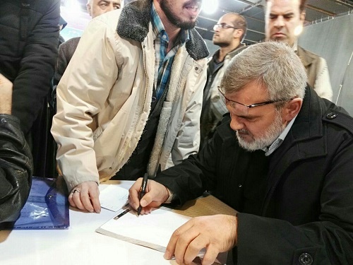 عکس خبري -ثبت نام محمد رويانيان با داد و فرياد در مجلس!
