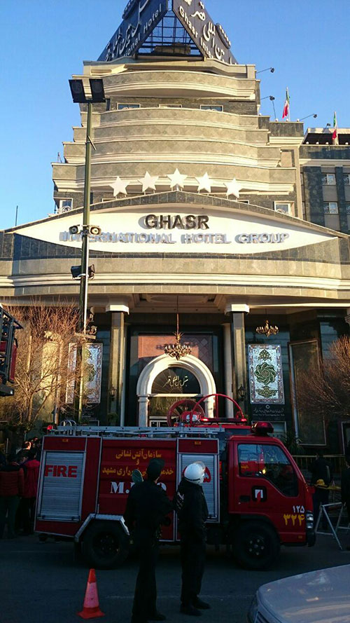 عکس خبري -وقوع آتش سوزي در «هتل قصر» مشهد +عکس