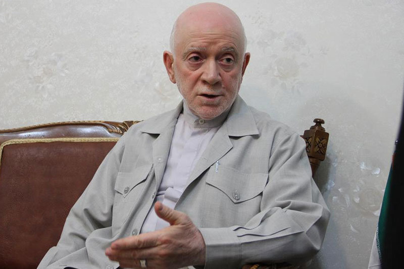 عکس خبري -تدين ويژگي ممتاز شهيد عرصه علم و جهاد/شهيد چمران به هيچ علاقه دنيوي پايبند نبود