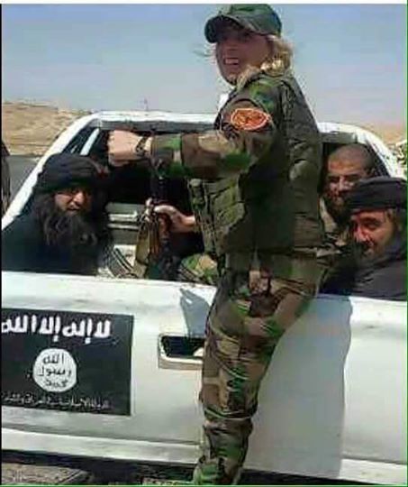 عکس خبري - زن شجاع کُرد، 3 داعشي را اسير کرد +عکس