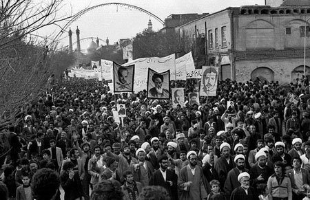 عکس خبري -قيام 19 دي پيروزي انقلاب را سرعت بخشيد