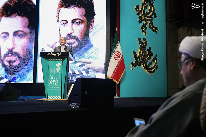 عکس خبري -اداي احترام جشنواره فجر به شهداي آتش نشان /پرواز نخستين سيمرغ هاي جشنواره 35
