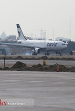 عکس خبري -گزارش تصويري/ ورود اولين ايرباس 330 به فرودگاه مهرآباد