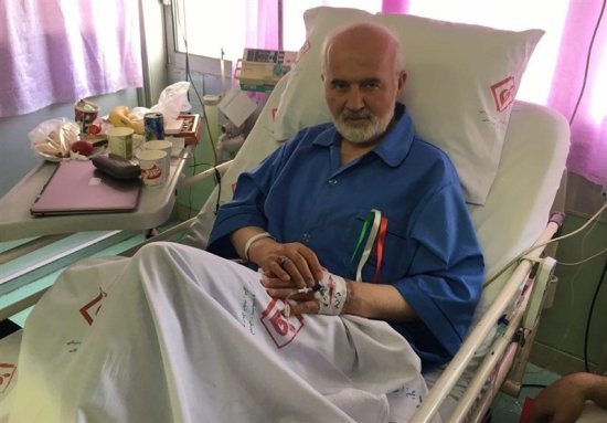 عکس خبري -احمد توکلي در بيمارستان بستري شد