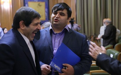 عکس خبري -آخرين شوخي چمران با عباس جديدي در شوراي شهر!