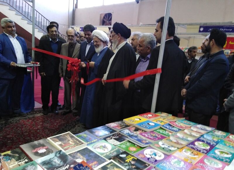 عکس خبري -نمايشگاه کتاب ، مطبوعات محلي و رسانه‌ها در يزد گشايش يافت