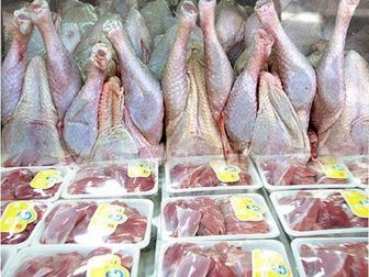 عکس خبري -خرد کردن مرغ در فروشگاه‌ ها تخلف محسوب مي شود
