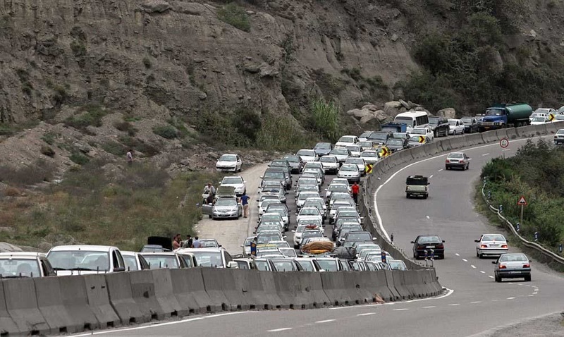 عکس خبري -ترافيک نيمه‌سنگين در محور هراز و آزادراه کرج - تهران