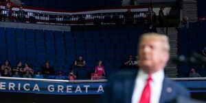عکس خبري -سندرز: مردم دارند مي‌فهمند که ترامپ شياد است
